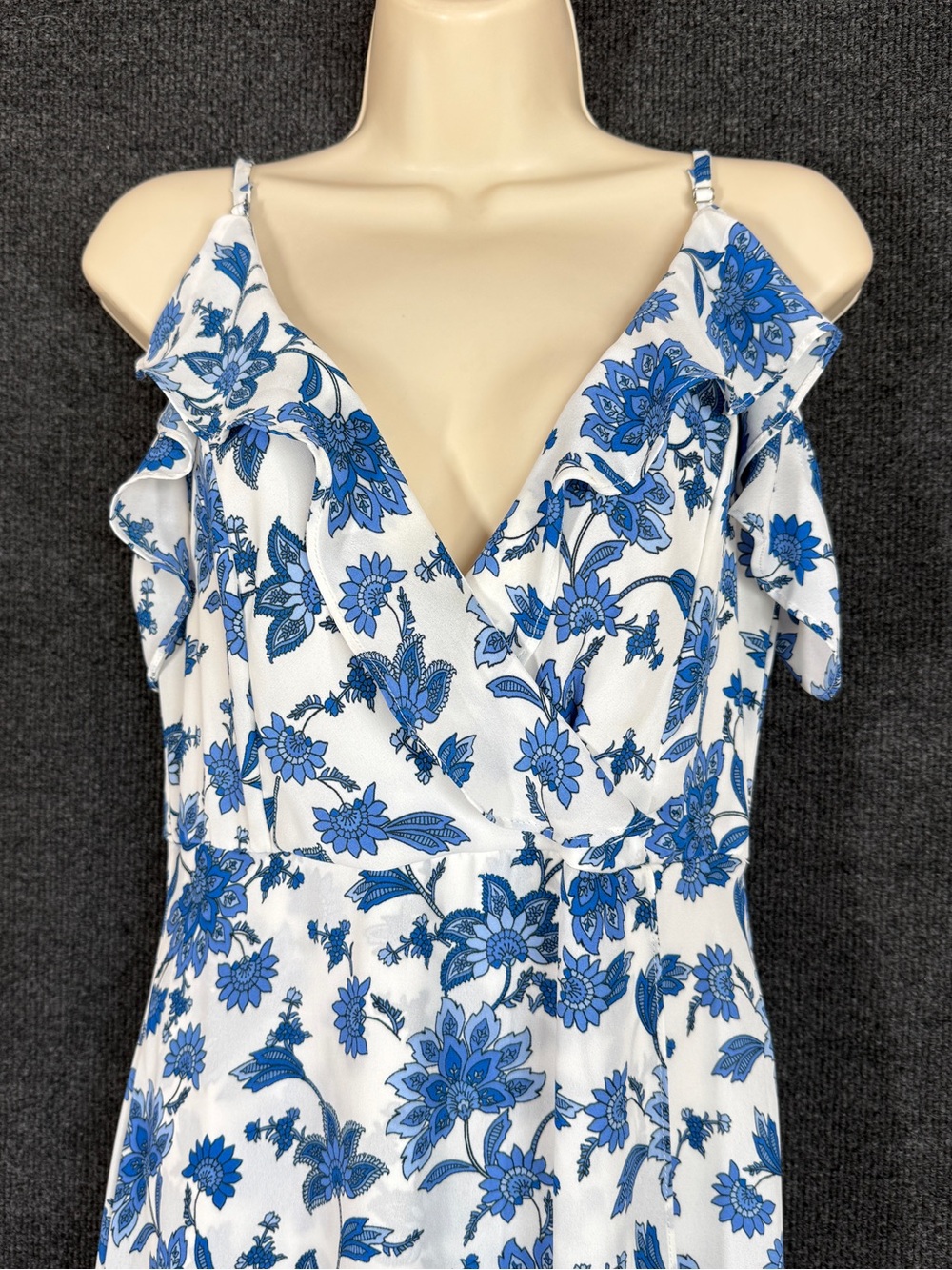 Lulus Arise Blue White Floral Cold Shoulder Midi Dress Wedding Guest M - Picture 7 of 17